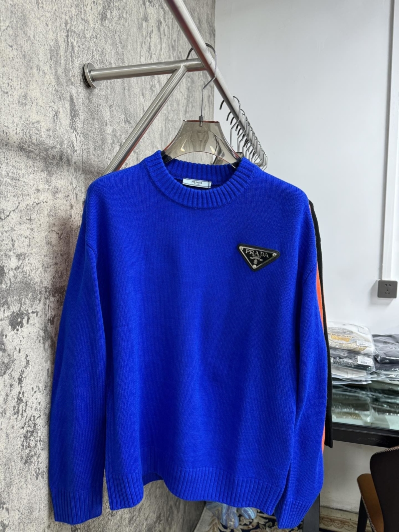 Pra*a sweater